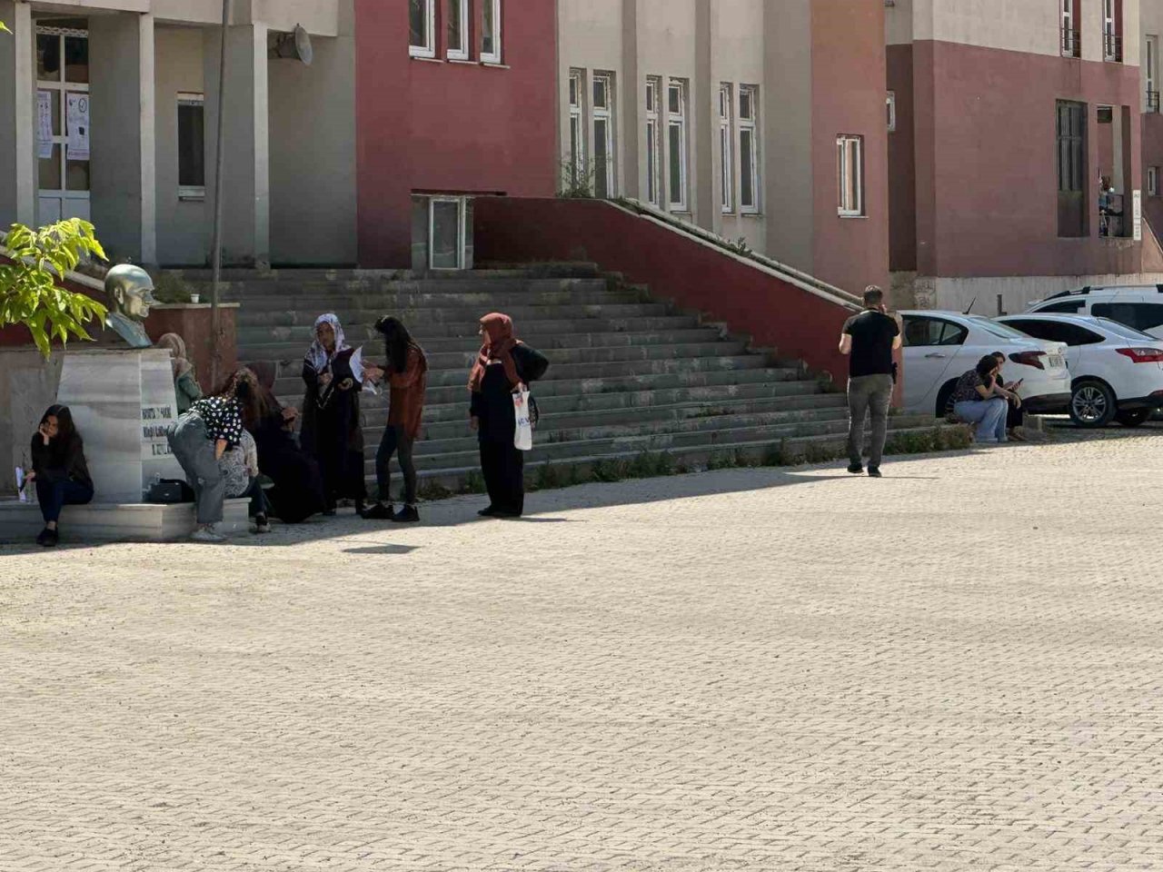 Yüksekova’da YKS heyecanı başladı