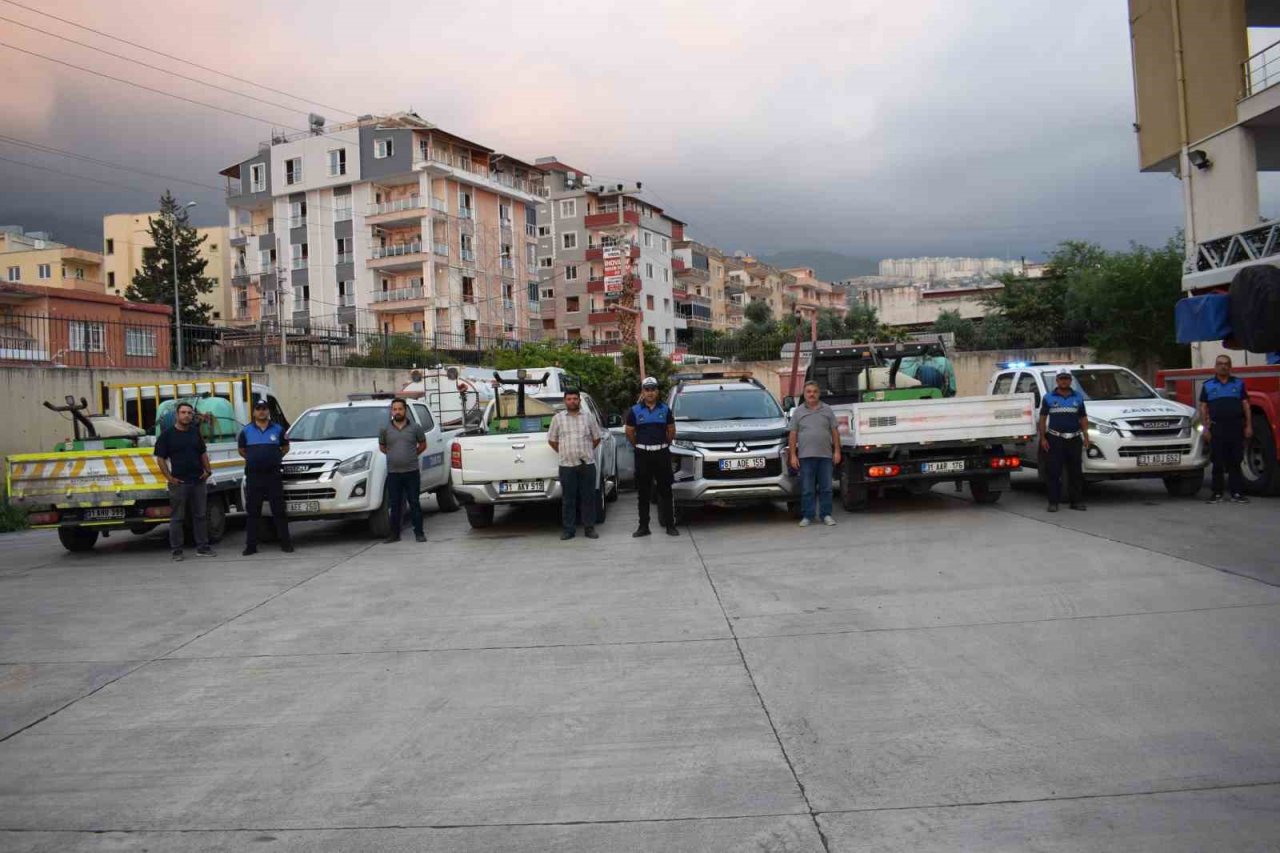 Hatay’da larva ve uçkunla mücadele çalışmaları sürüyor
