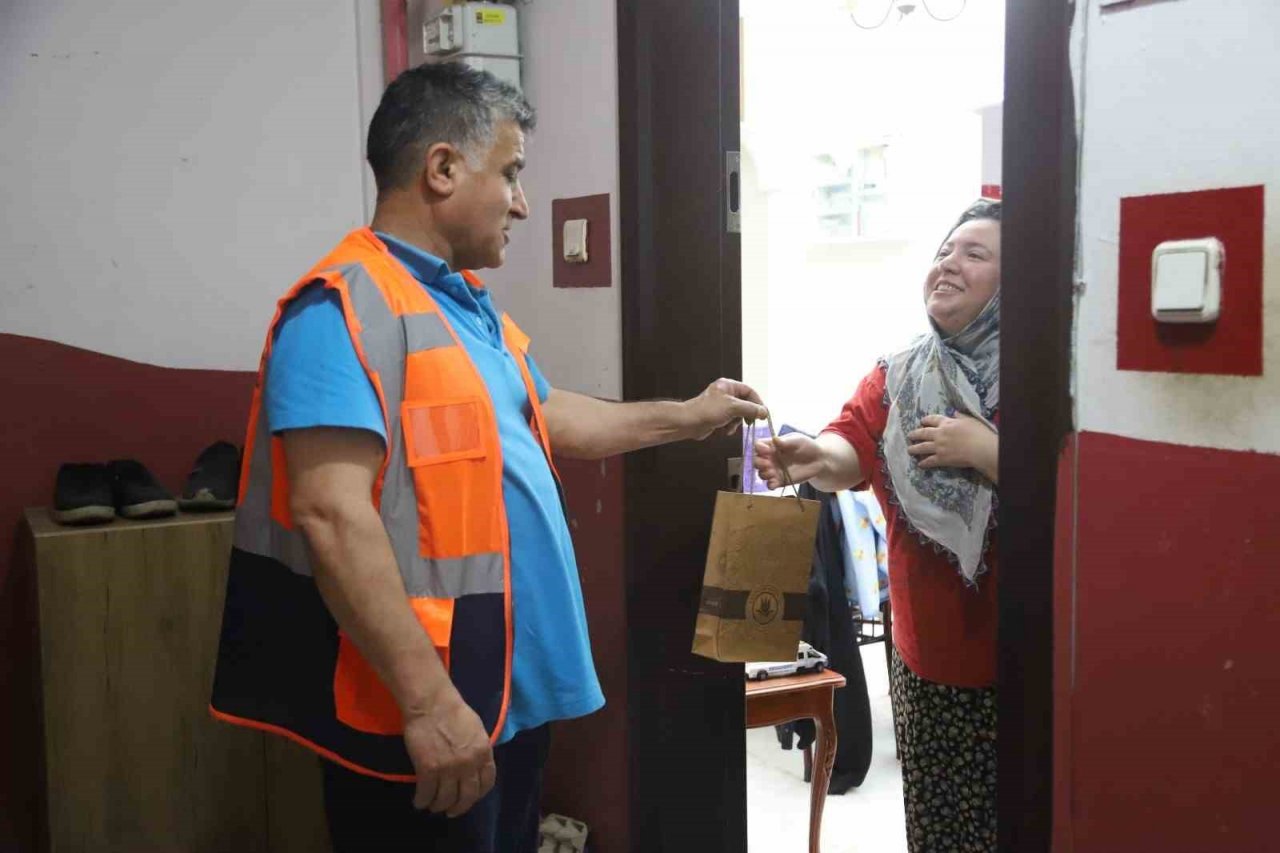 Kağıthane Belediyesinden YKS sınavı öncesi öğrencilere moral hediyesi