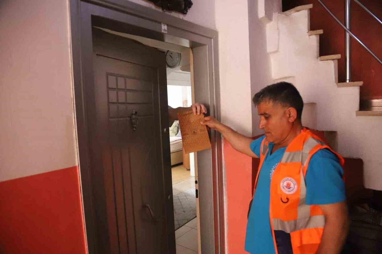 Kağıthane Belediyesinden YKS sınavı öncesi öğrencilere moral hediyesi