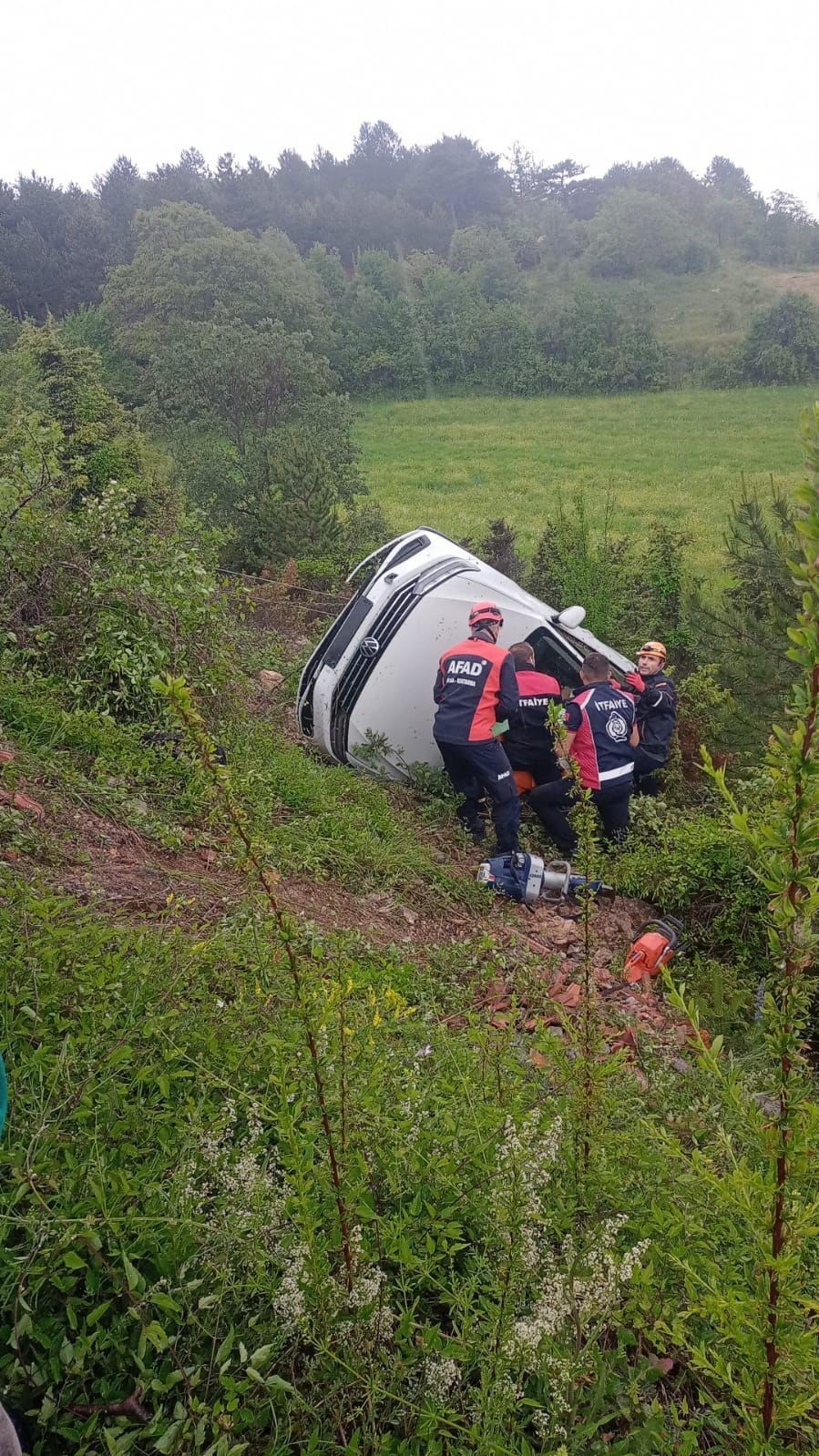 Karabük’te otomobil takla attı: 2 yaralı