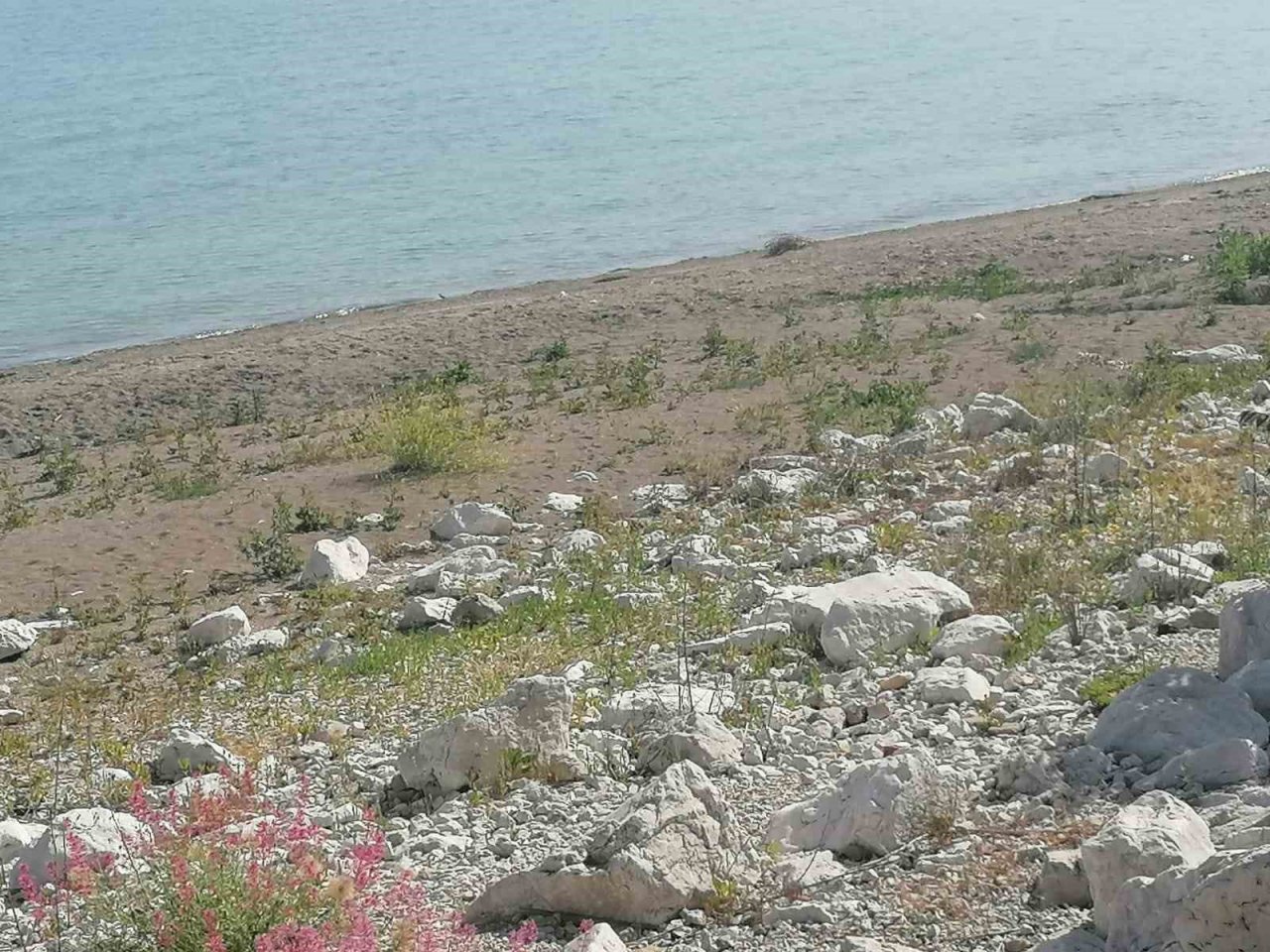 Eğirdir Gölü’nde su seviyesi 40 santim düştü