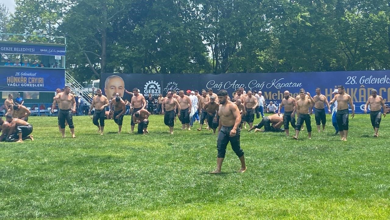 Hünkar Çayırı Yağlı Güreşleri başladı
