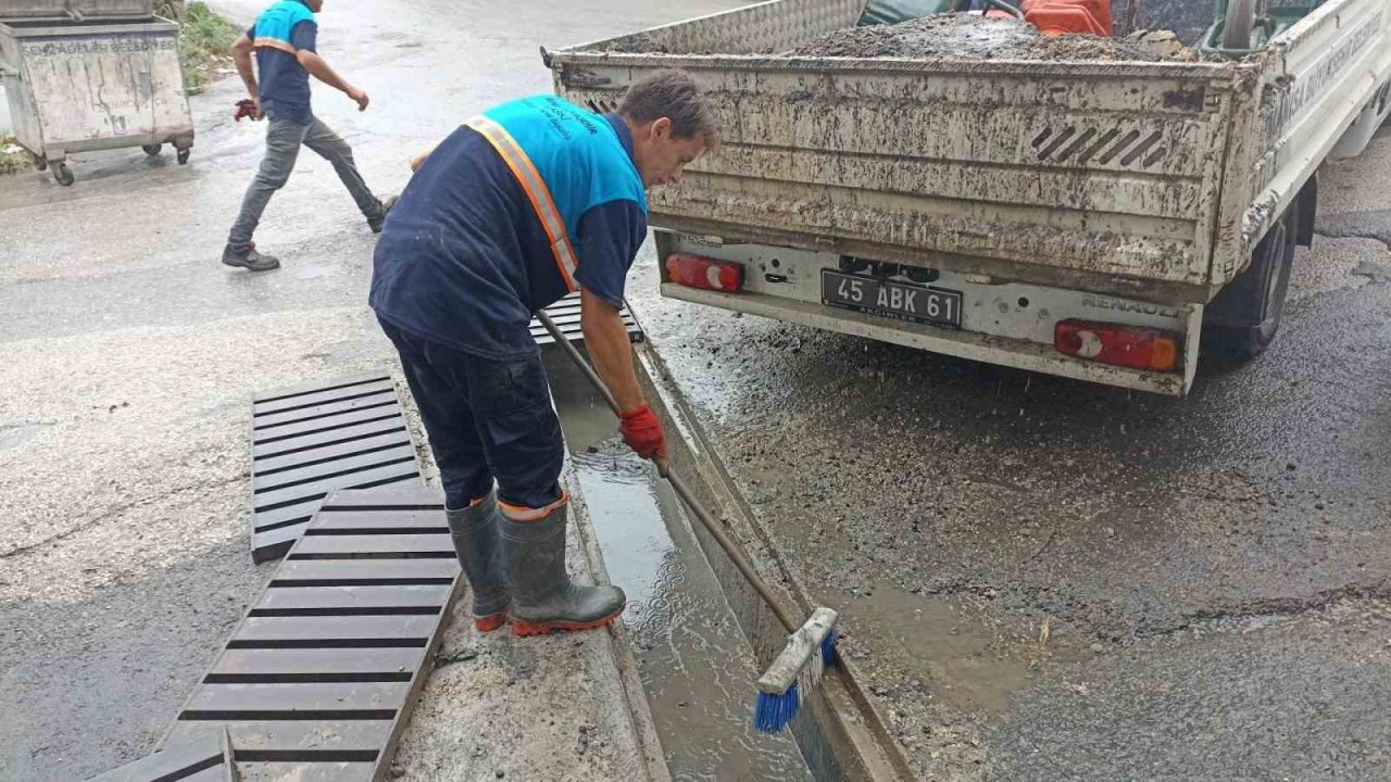 MASKİ sağanak yağış uyarısı sonrasında tüm ekipleri ile sahada