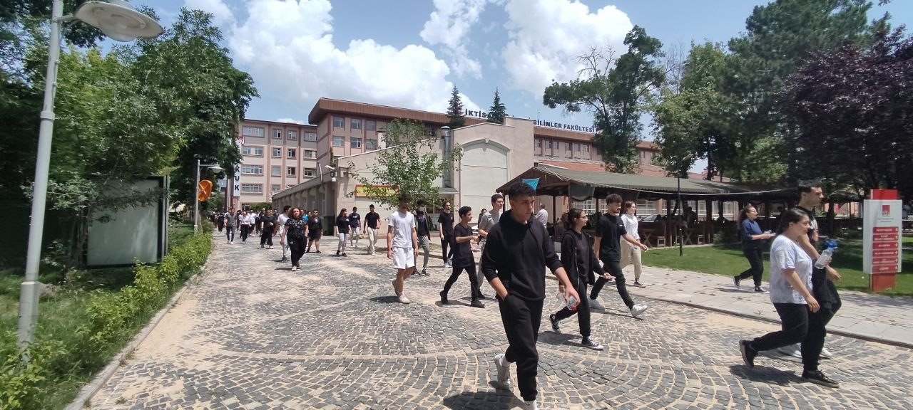 YKS’nin ilk oturumu TYT sona erdi