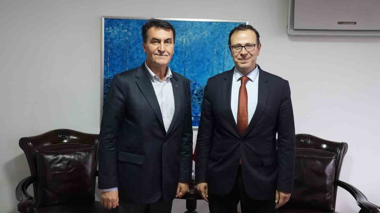 Başkan Dündar’dan Kosova’da ziyaretler