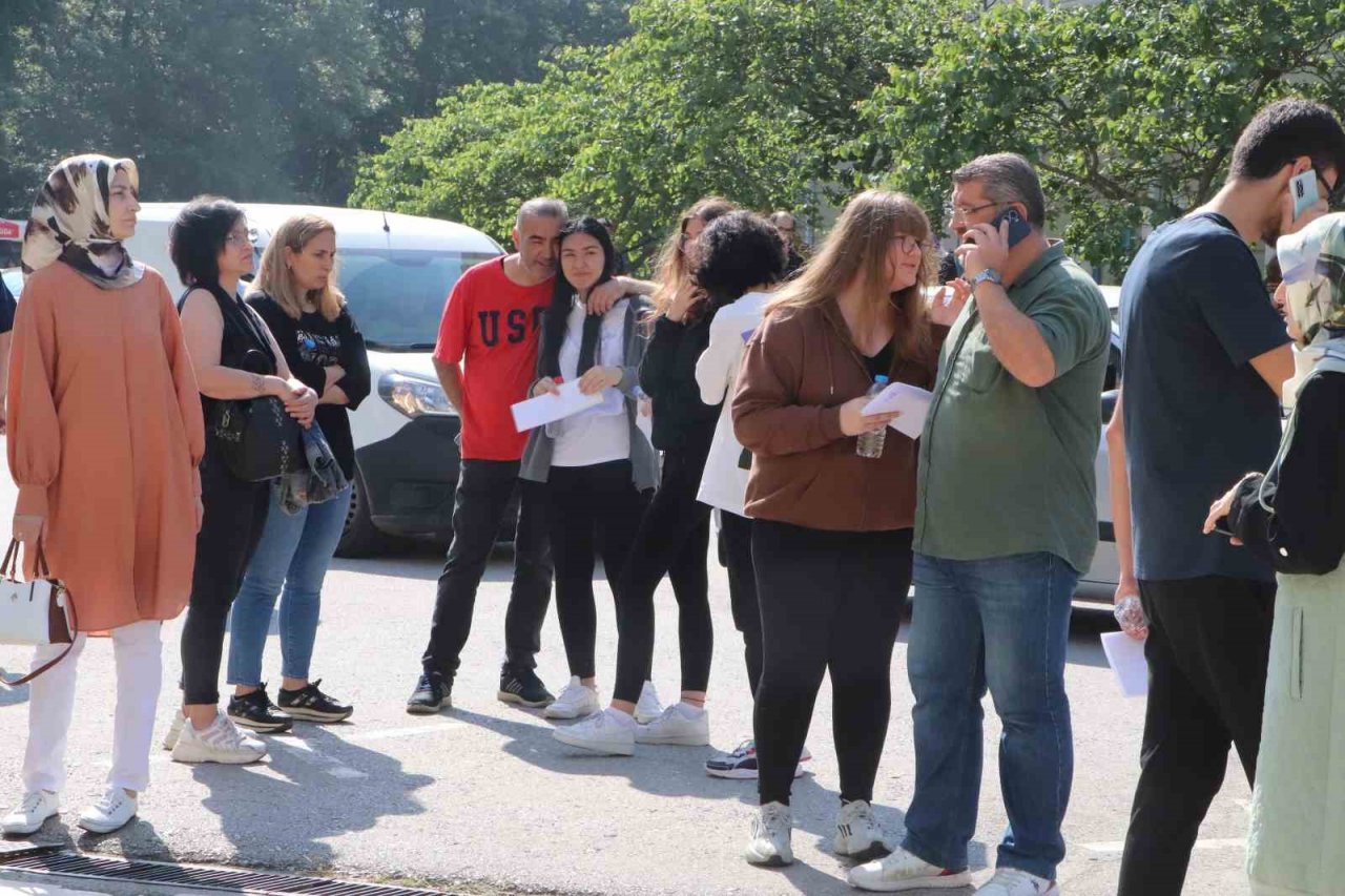 YKS maratonu: Son dakika koşarak girdiler