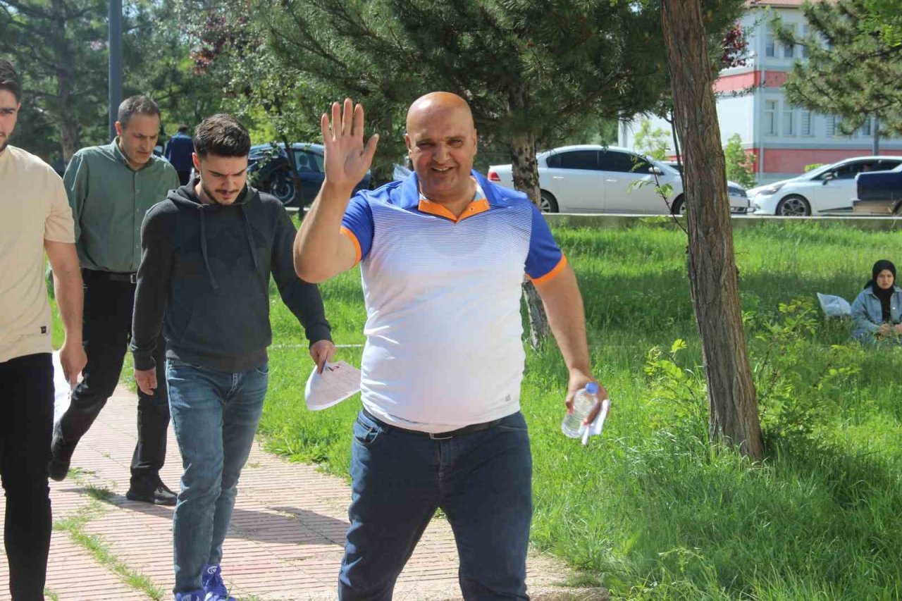 YKS heyecanı zamanla yaşına dönüştü, geç kalanların hayali seneye kaldı