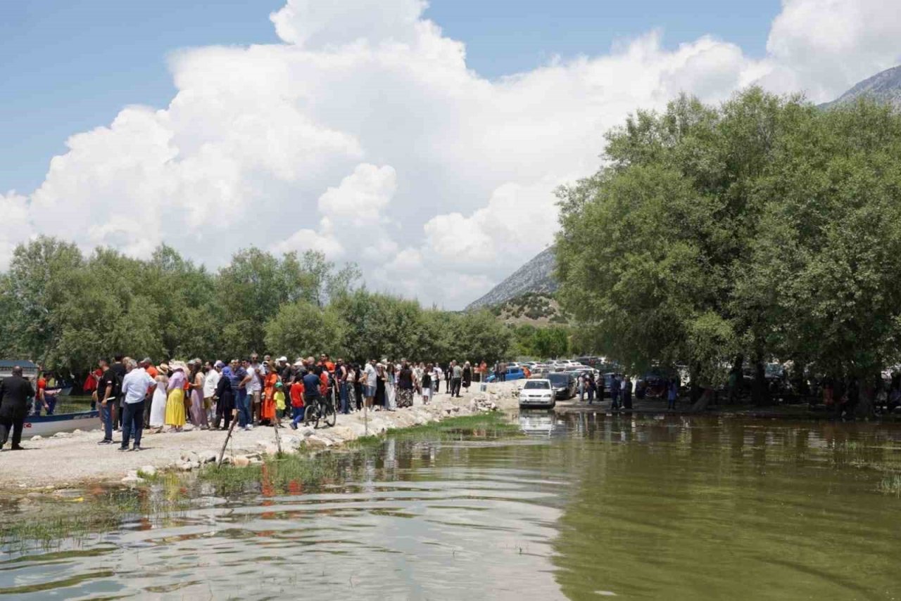 Yüzlerce kilometre yol gelip, yakılarak katledilen 83 şehidi unutmadılar