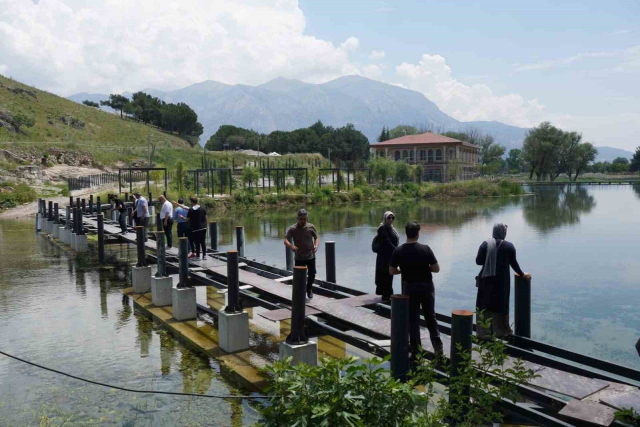 Yüzlerce kilometre yol gelip, yakılarak katledilen 83 şehidi unutmadılar