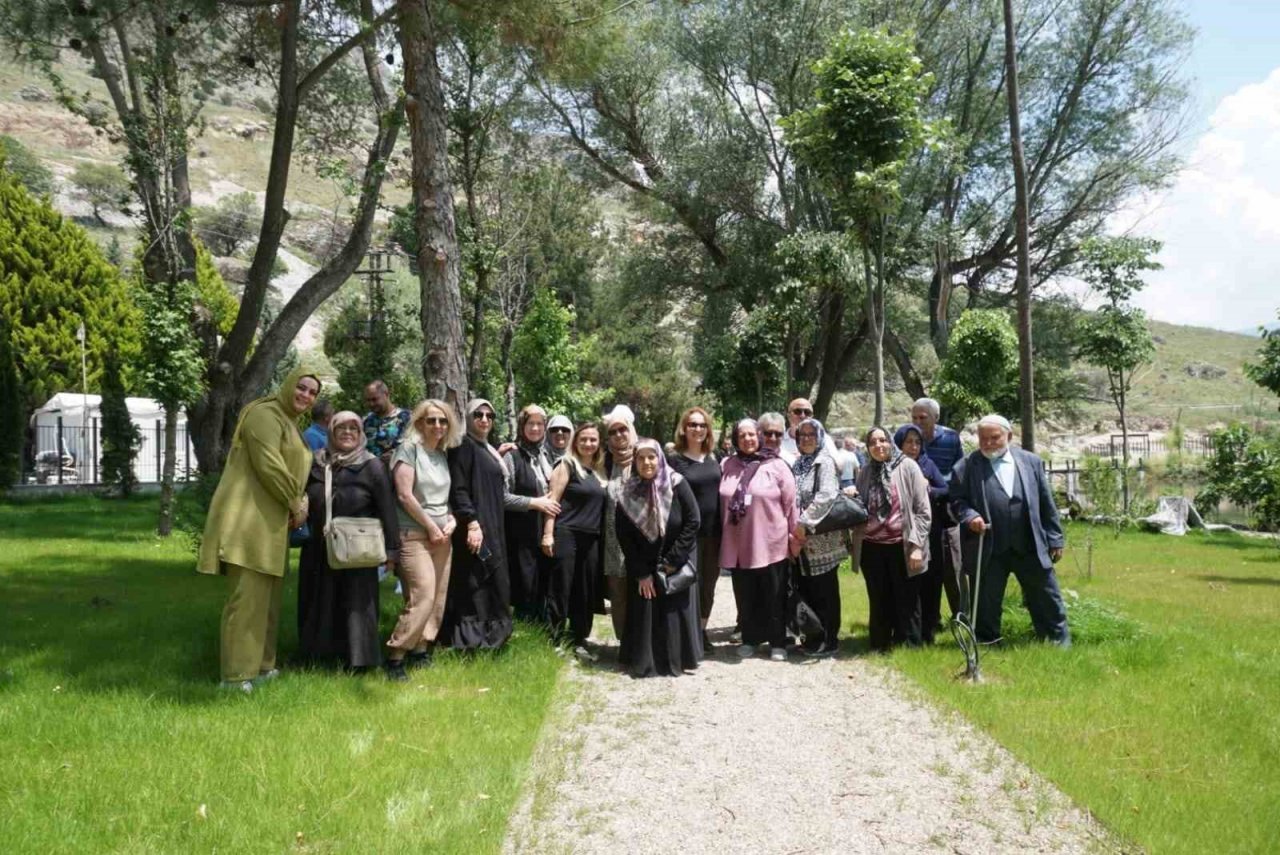 Yüzlerce kilometre yol gelip, yakılarak katledilen 83 şehidi unutmadılar