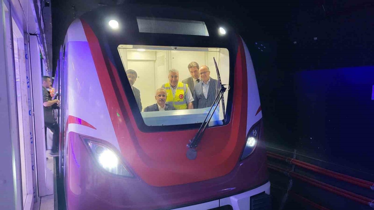 Bakan Uraloğlu: "Maalesef İstanbul’da yerel yönetimin proje üretimi ve yatırım konusunda çok yavaş ve eksik kaldığını görüyoruz"