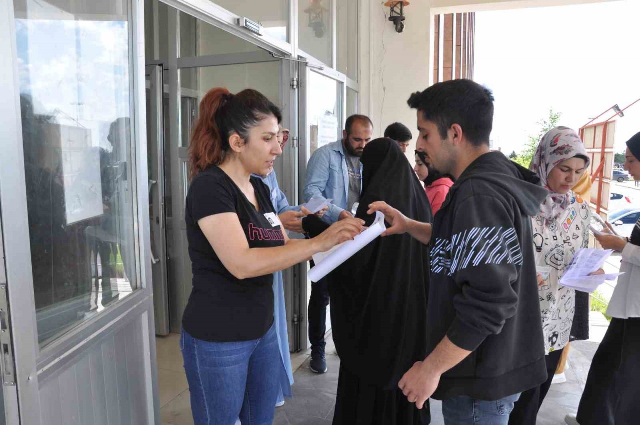 Kars’ta YKS heyecanı başladı