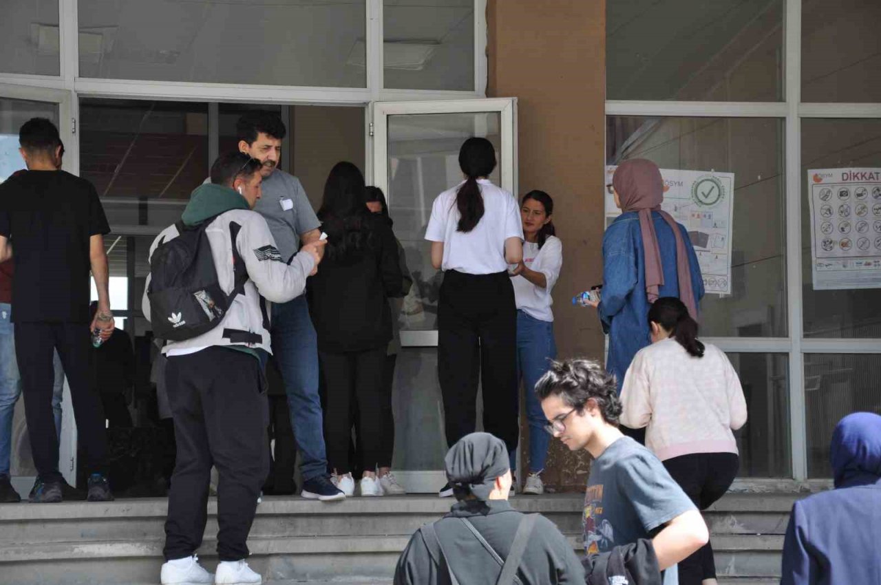 Kars’ta YKS heyecanı başladı