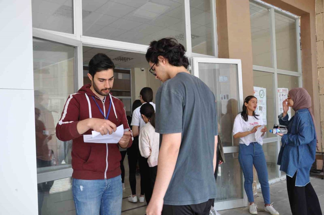 Kars’ta YKS heyecanı başladı