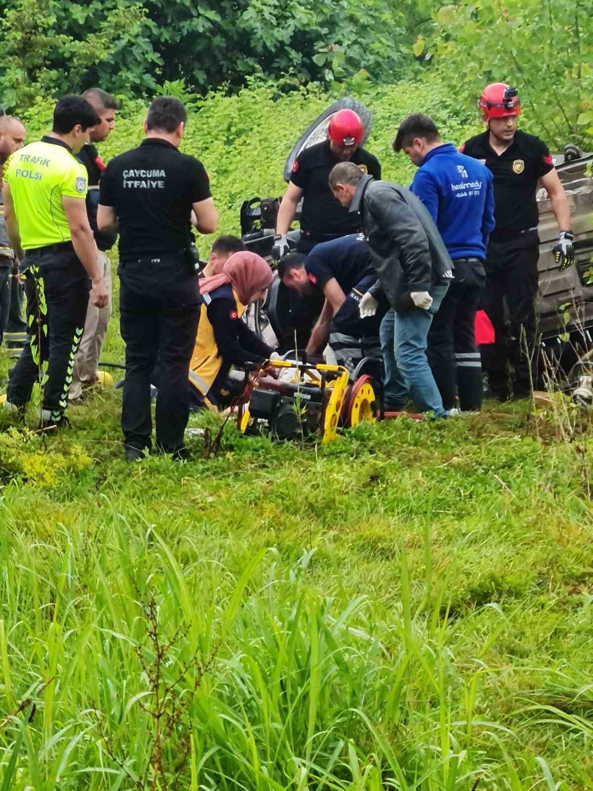 Zonguldak’ta otomobil tarlaya uçtu: 1’i ağır 3 yaralı