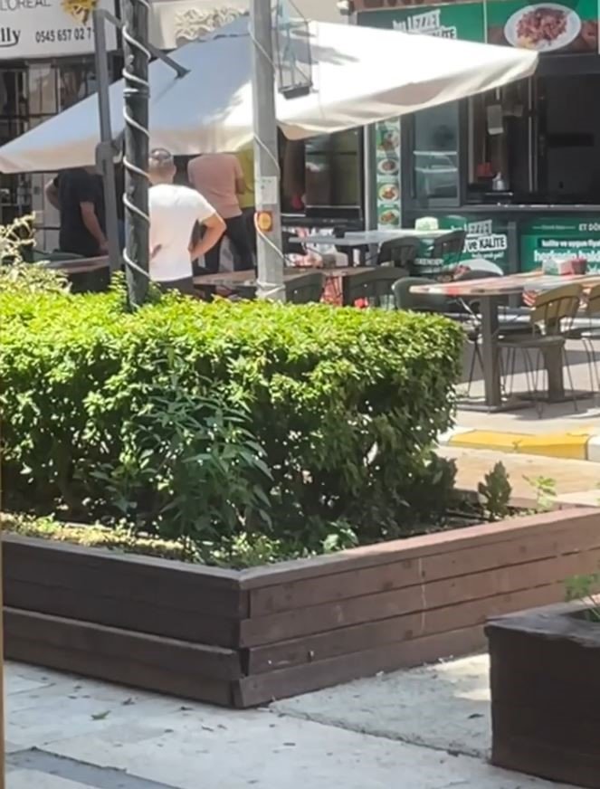 Silahlı kavganın ortasında kalan şahıs hayatını kaybetti