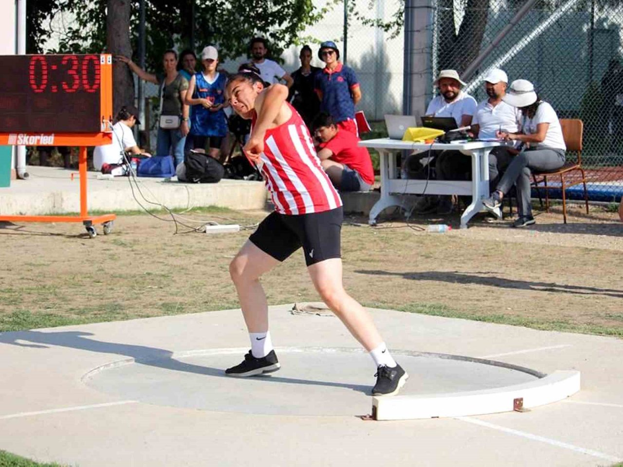 Antalyaspor atletleri fırtına gibi esti