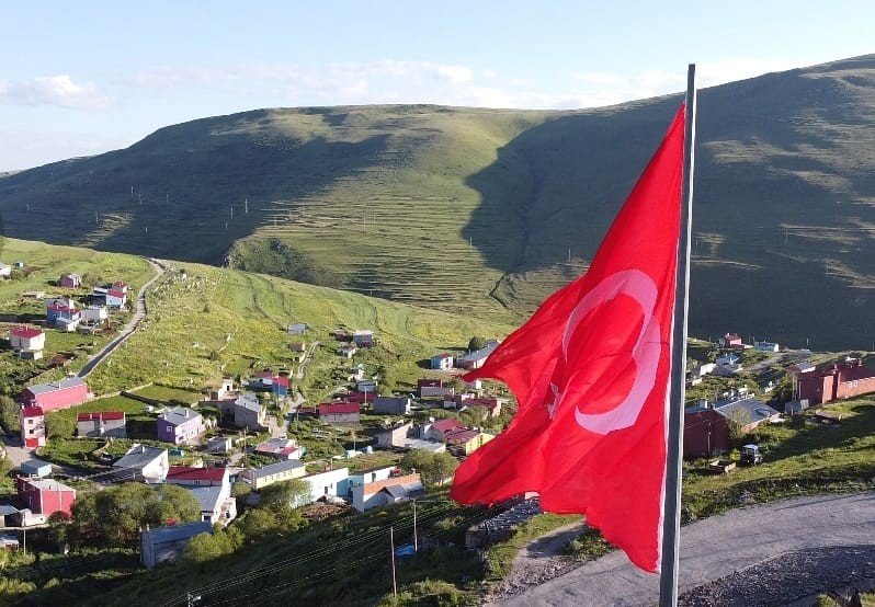Atatürk’ün silueti görülmeye başlandı
