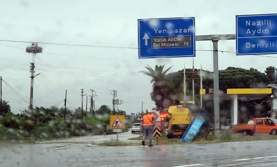 Sağanak yağış Bozdoğan’da etkili oldu