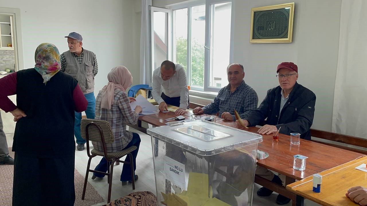 Belediye sınırlarına dahil olmak için sandık başına gittiler