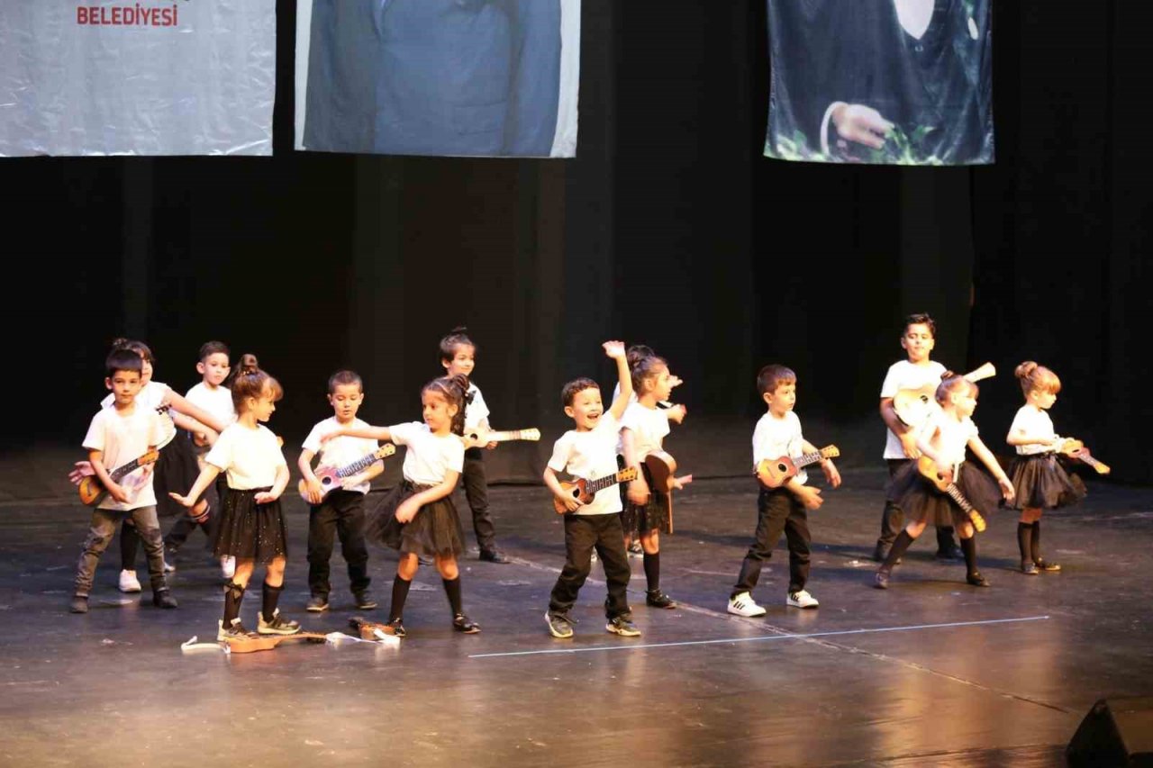 Efeler’in minikleri mezuniyetlerini kutladı