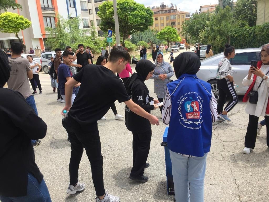 Elazığ’da sınav kalemleri öğrenciler için toplandı