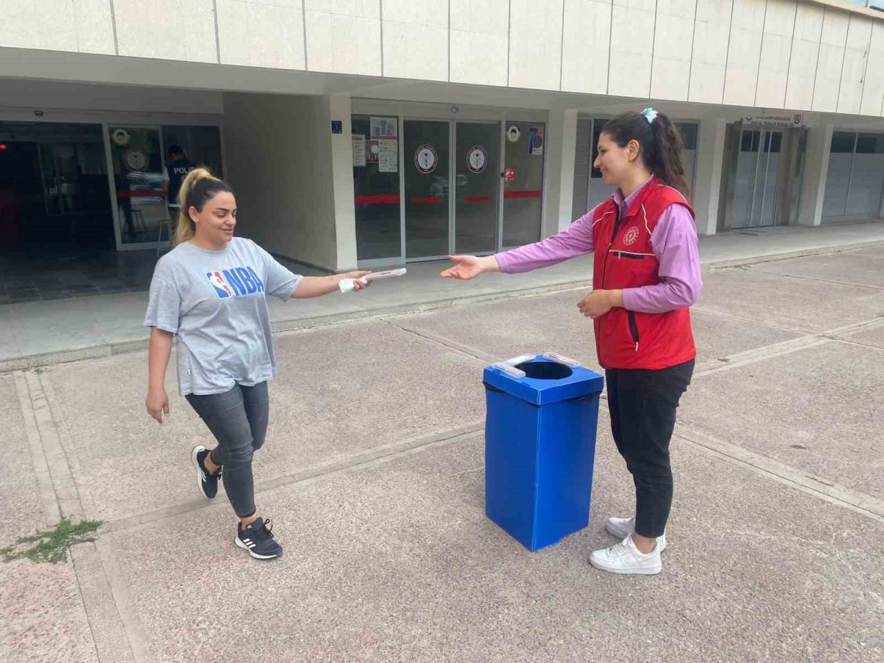 Elazığ’da sınav kalemleri öğrenciler için toplandı