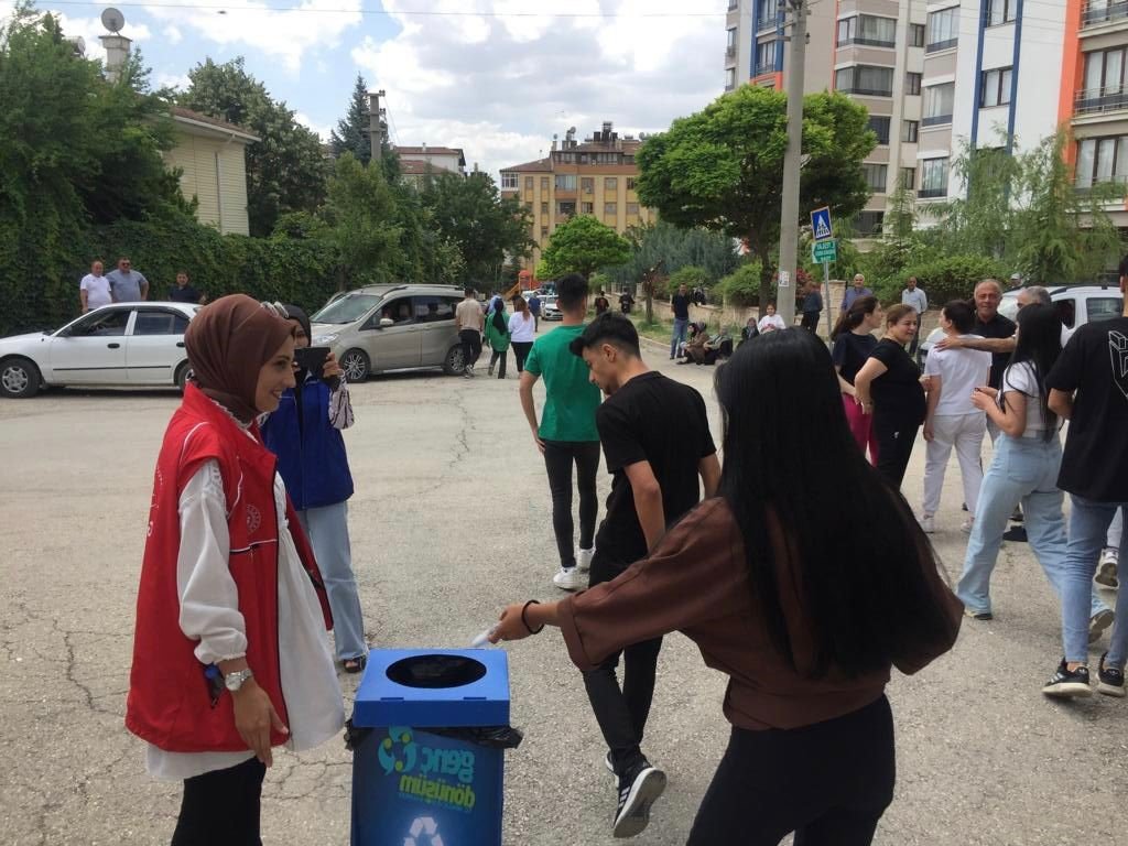 Elazığ’da sınav kalemleri öğrenciler için toplandı