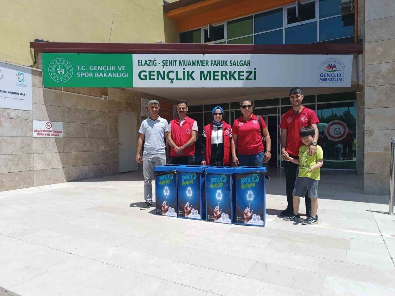Elazığ’da sınav kalemleri öğrenciler için toplandı