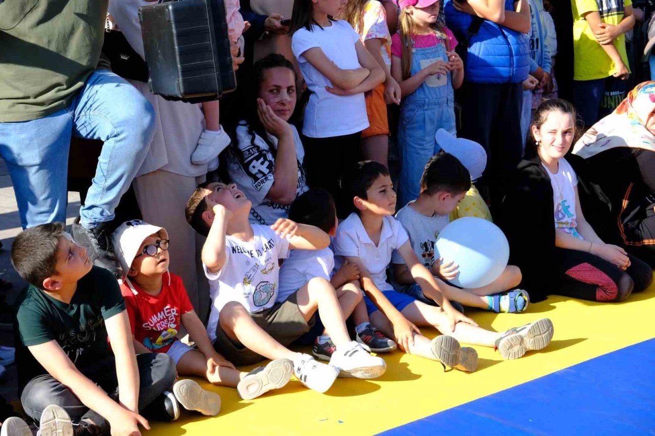 Erzincan’da düzenlenen “Çocukfest 2023” renkli görüntüler oluşturdu