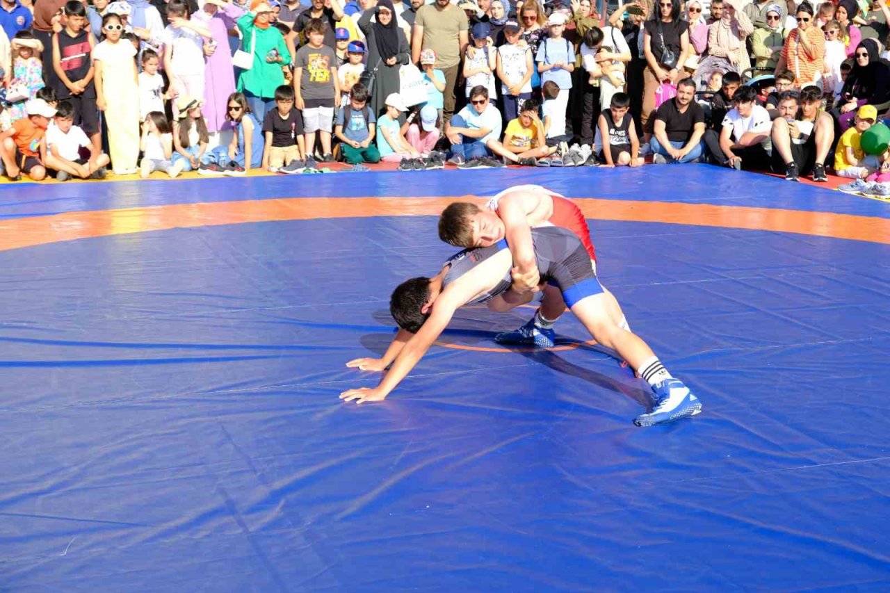 Erzincan’da düzenlenen “Çocukfest 2023” renkli görüntüler oluşturdu