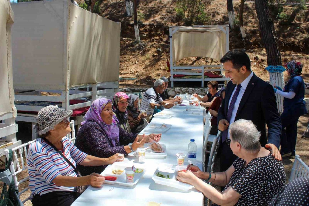 Fethiye’de nesiller ’Babalar Günü’ vesilesiyle buluştu