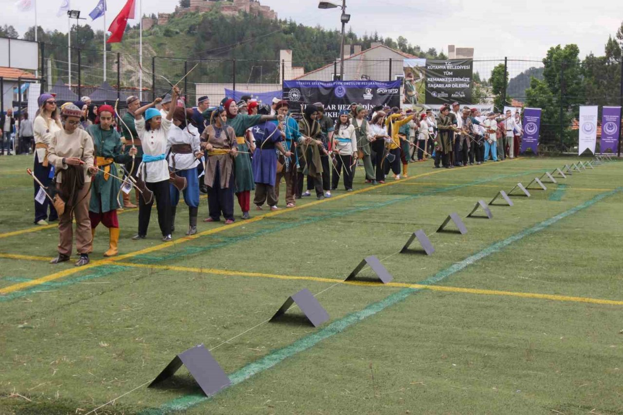 Okçular Kütahya’da buluştu