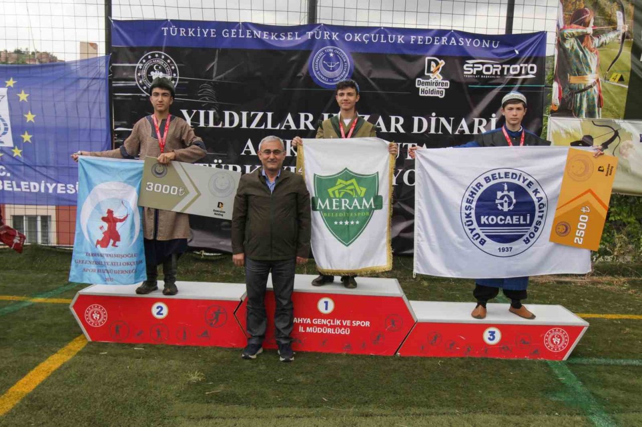 Okçular Kütahya’da buluştu