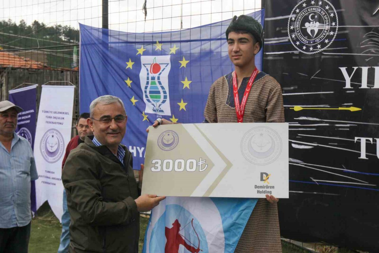 Okçular Kütahya’da buluştu