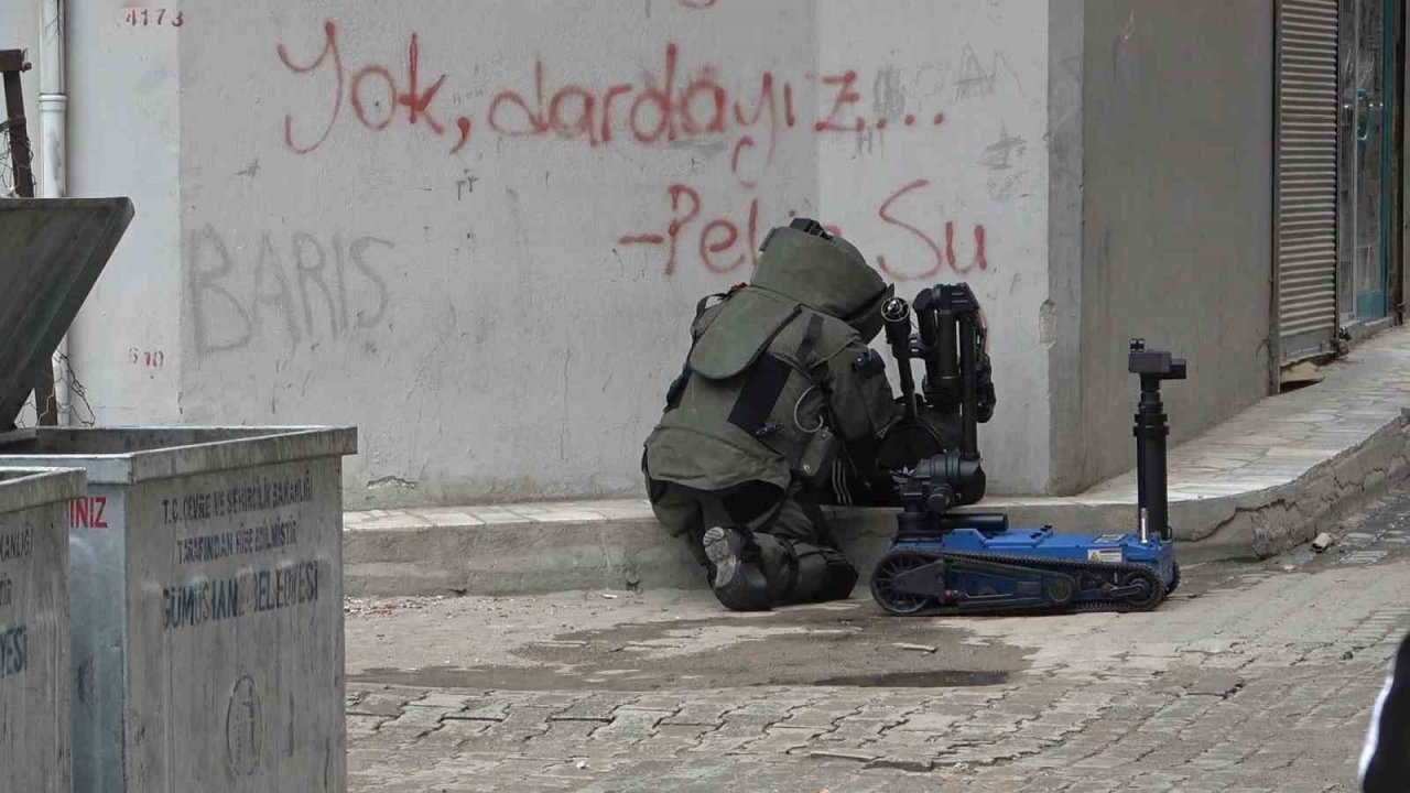 Gümüşhane’de şüpheli çanta alarmı