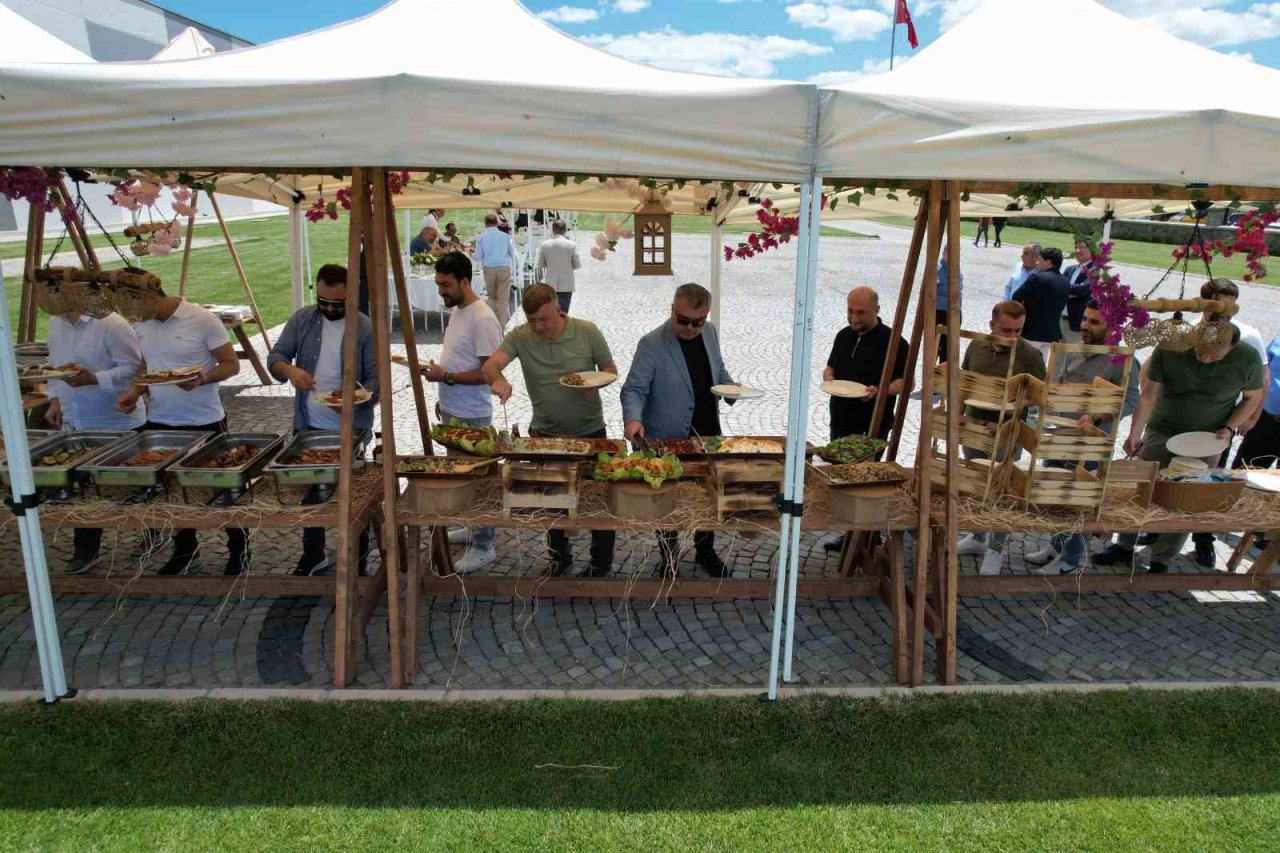 Perakendeciler Gedik Piliç’in son teknolojiyle donatılmış tesislerine hayran kaldı