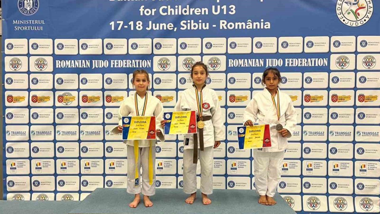 Karamanlı Milli Judocu Leyla Abanoz’un Balkan Şampiyonu olması sevindirdi