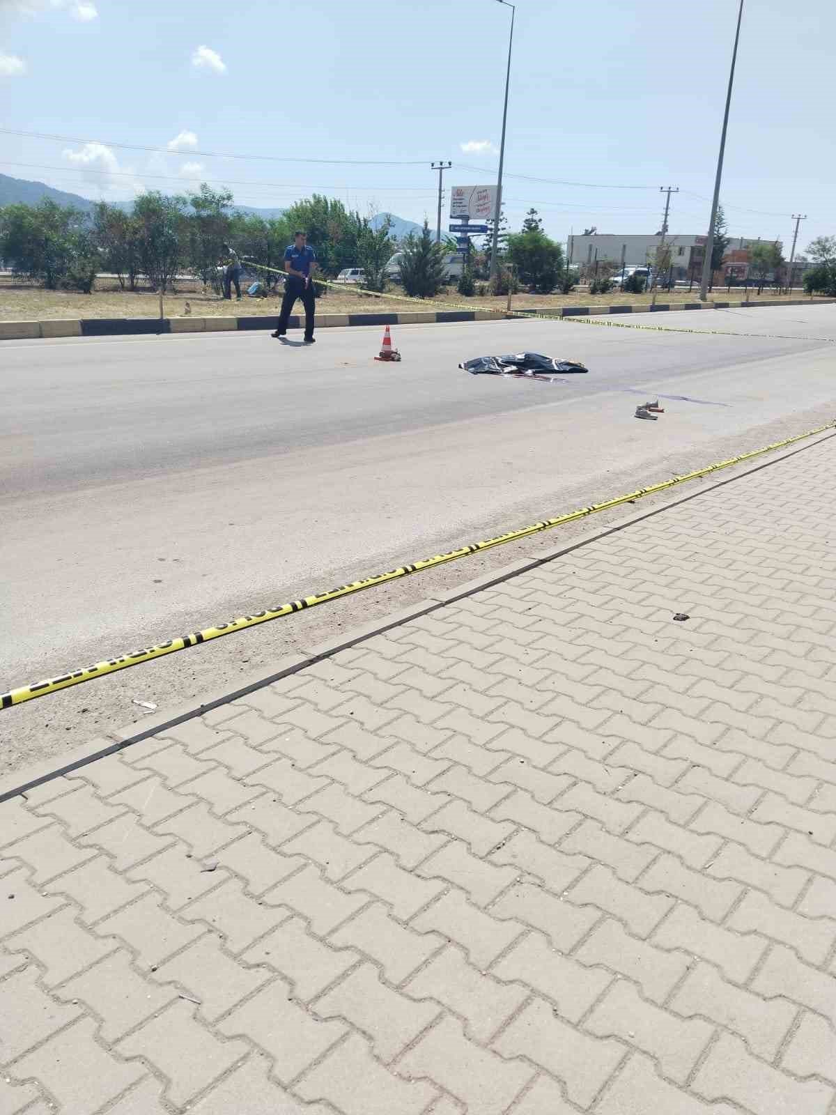 Depremzede çocuk kazada yaşamını yitirdi