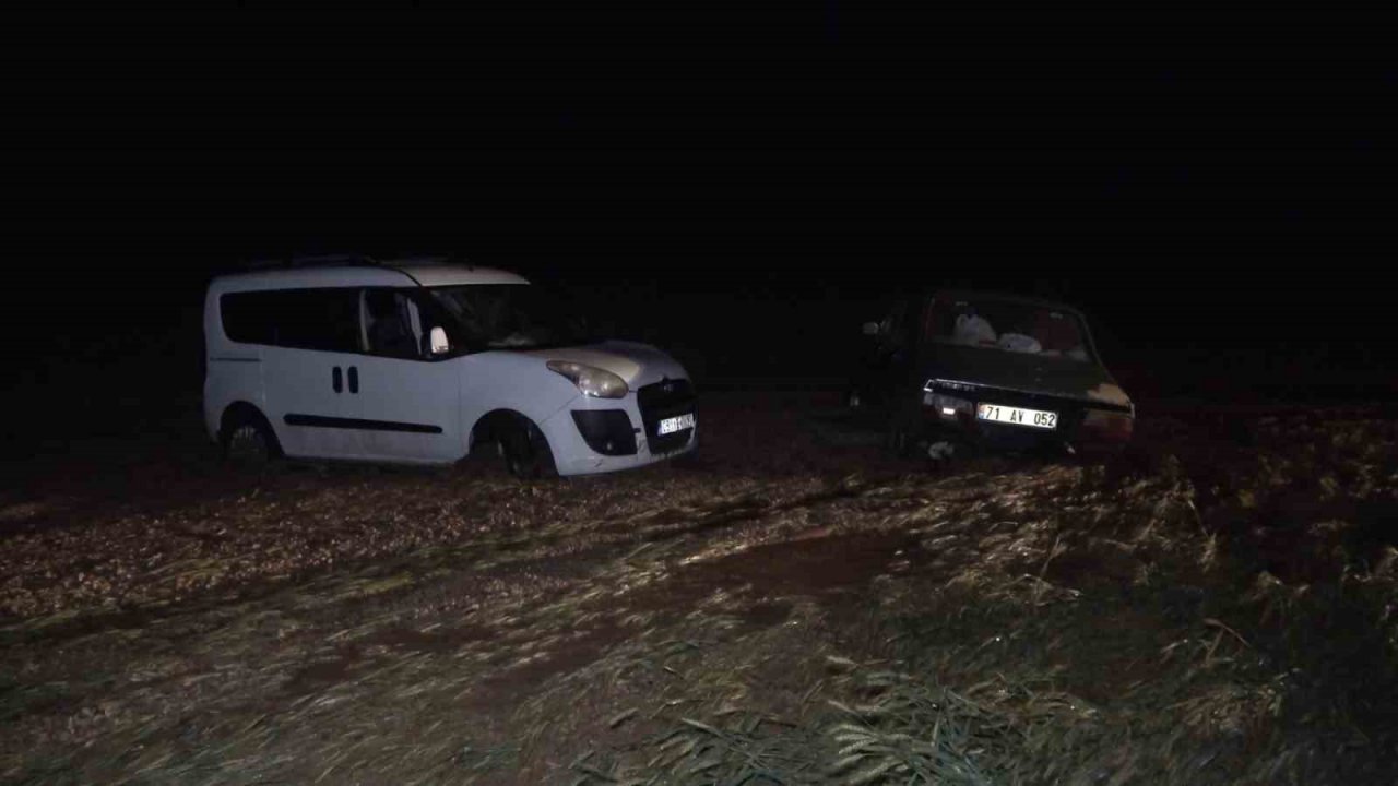 Kırıkkale’de iki araç sele kapıldı: Mahsur kalan 4 kişi kurtarıldı