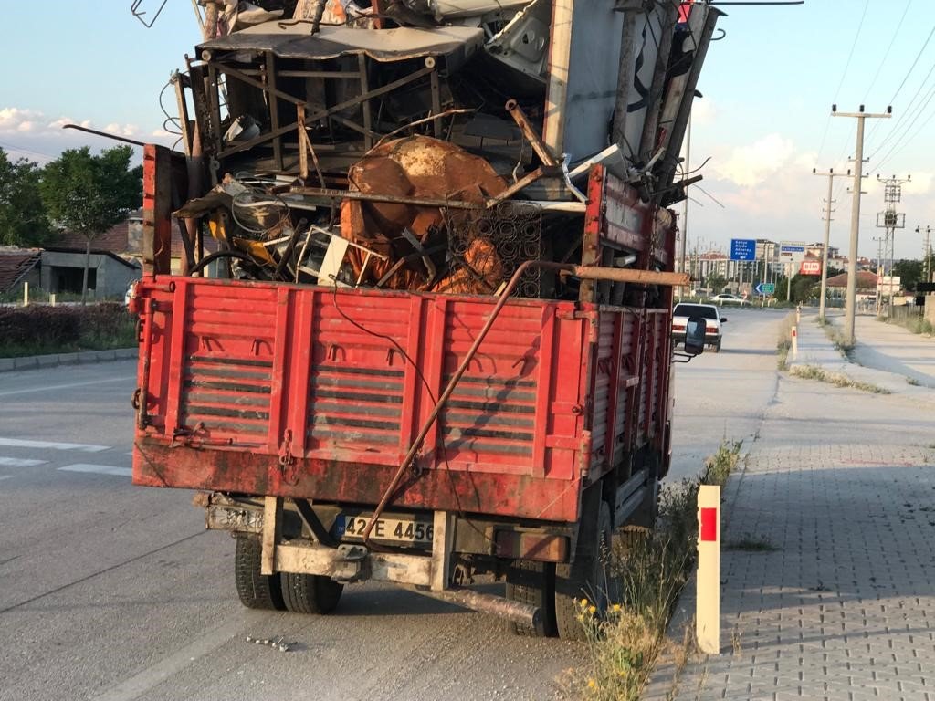 Konya’da otomobil ile kamyonet çarpıştı: 2 yaralı