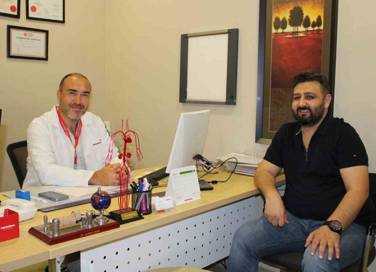 Üşüttüğünü düşünürken kalp krizi geçirdiğini öğrendi, ameliyatsız yöntemlerle 3 damarı açıldı