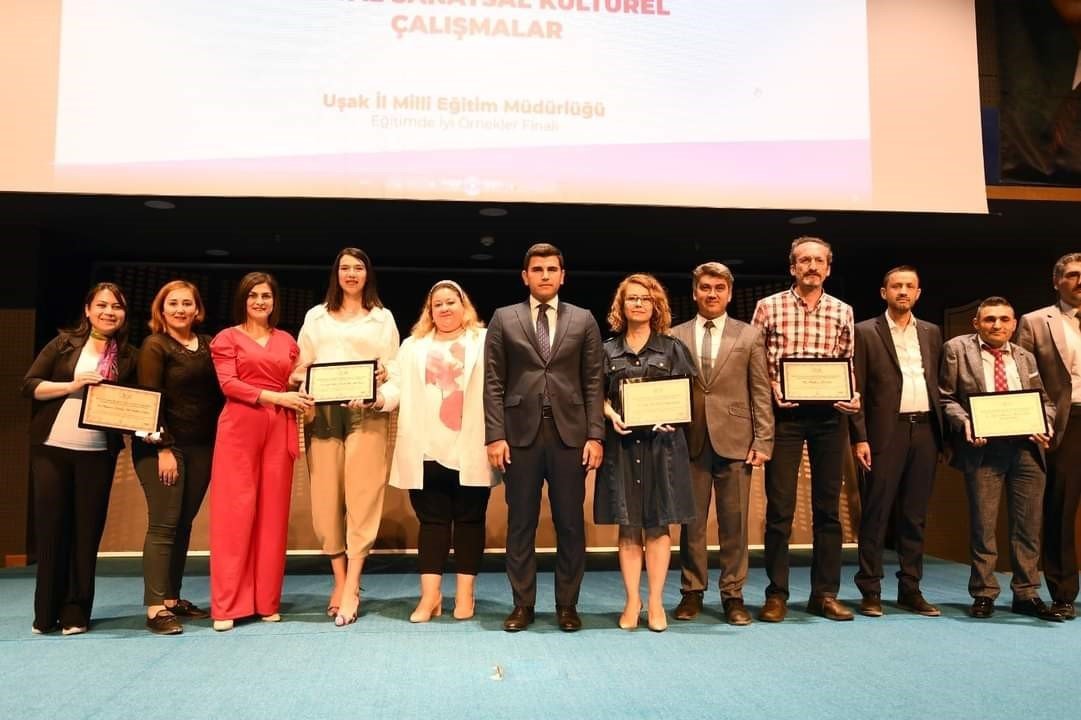 Uşak’ın Eğlenceli Sözlüğüm projesine ödül