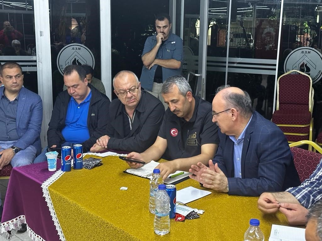AFAD Başkanı Yunus Sezer, Akhisar’da incelemelerde bulundu