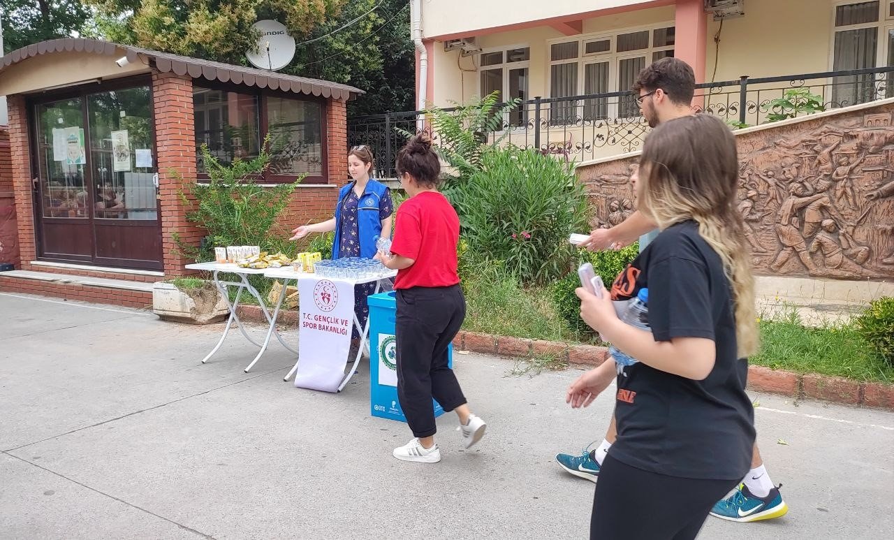 Aydın’da sınav kalemleri ihtiyaç sahibi öğrenciler için toplandı