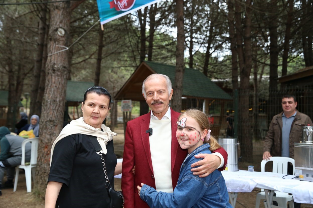 Bayrampaşa’da engelli vatandaşlar Geleneksel Yaza Merhaba Pikniği’nde bir araya geldi