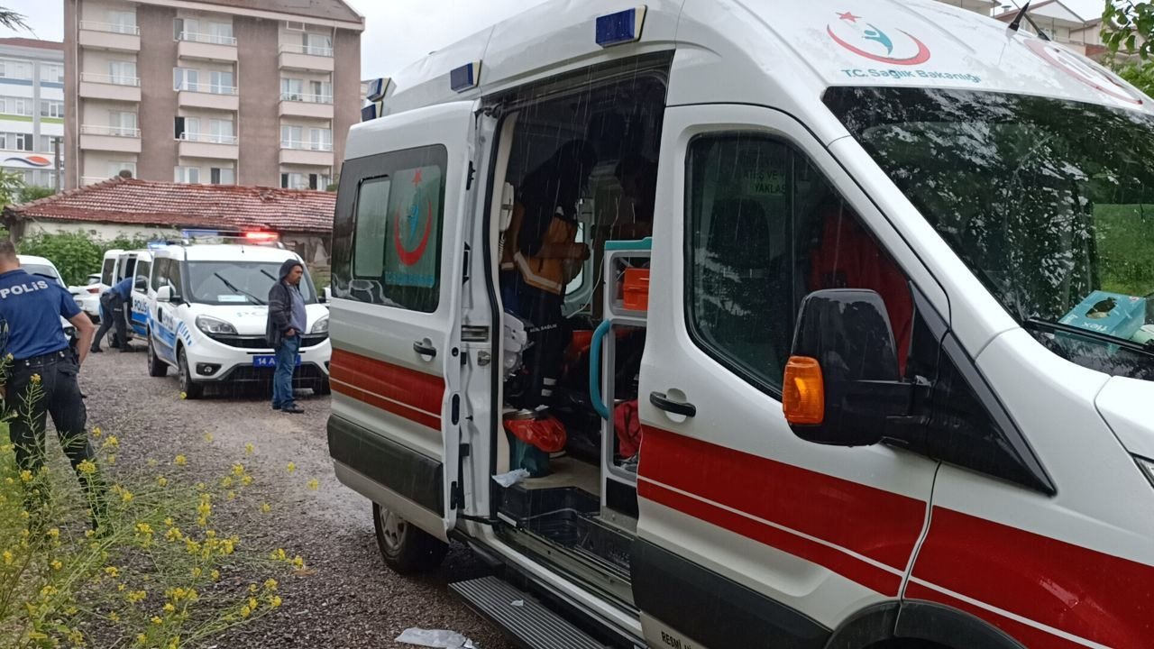 Silah sesine koşan vatandaşlar genç adamı kanlar içinde buldu