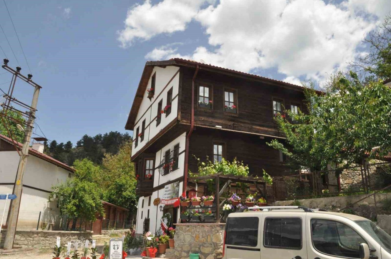 Çiftler bu tarihi konakta mutluluğa "evet" diyecek