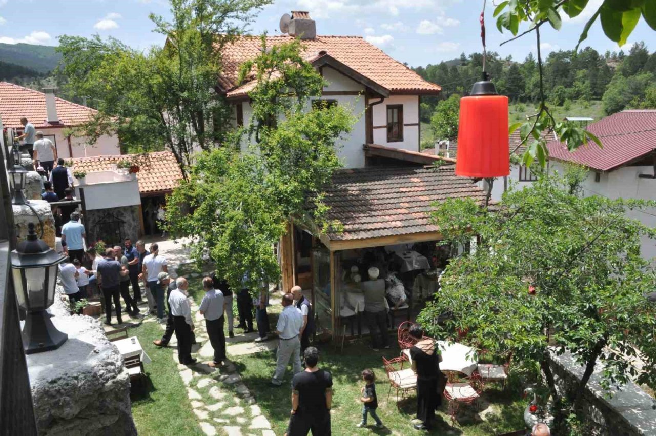 Çiftler bu tarihi konakta mutluluğa "evet" diyecek